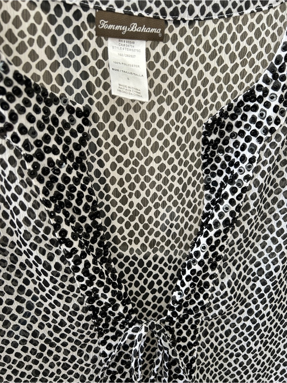 Tommy Bahama Black & White Printed swimsuit coverup - Picture 5 of 7